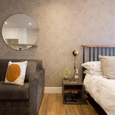 Romantic Studio In The Heart Of Little Italy By Den Stays Montreal Luaran gambar