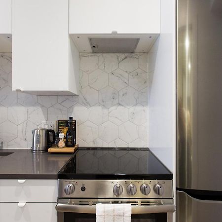 Romantic Studio In The Heart Of Little Italy By Den Stays Montreal Luaran gambar