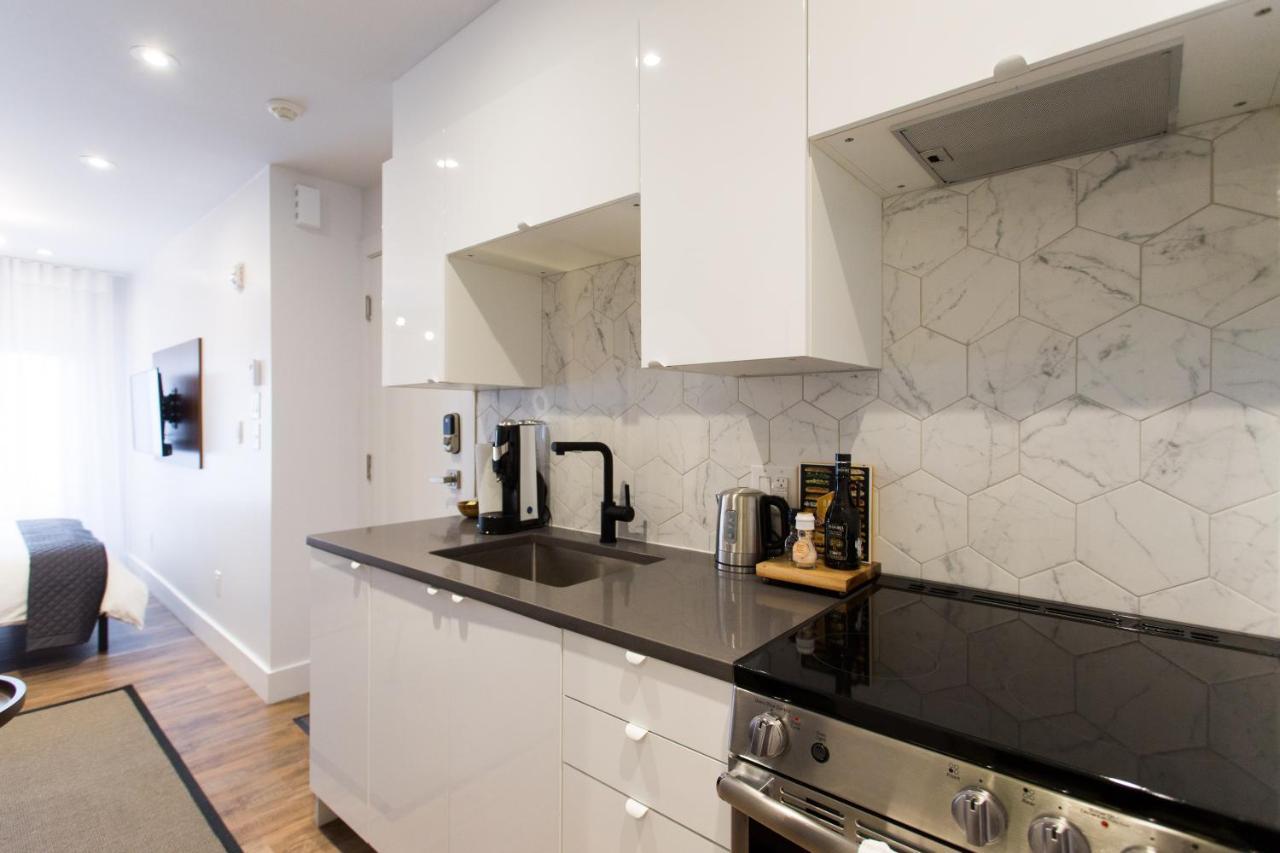 Romantic Studio In The Heart Of Little Italy By Den Stays Montreal Luaran gambar