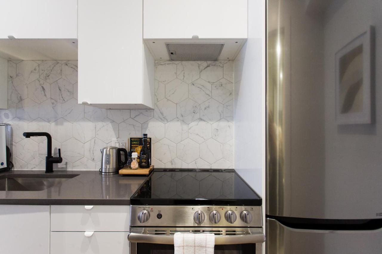 Romantic Studio In The Heart Of Little Italy By Den Stays Montreal Luaran gambar